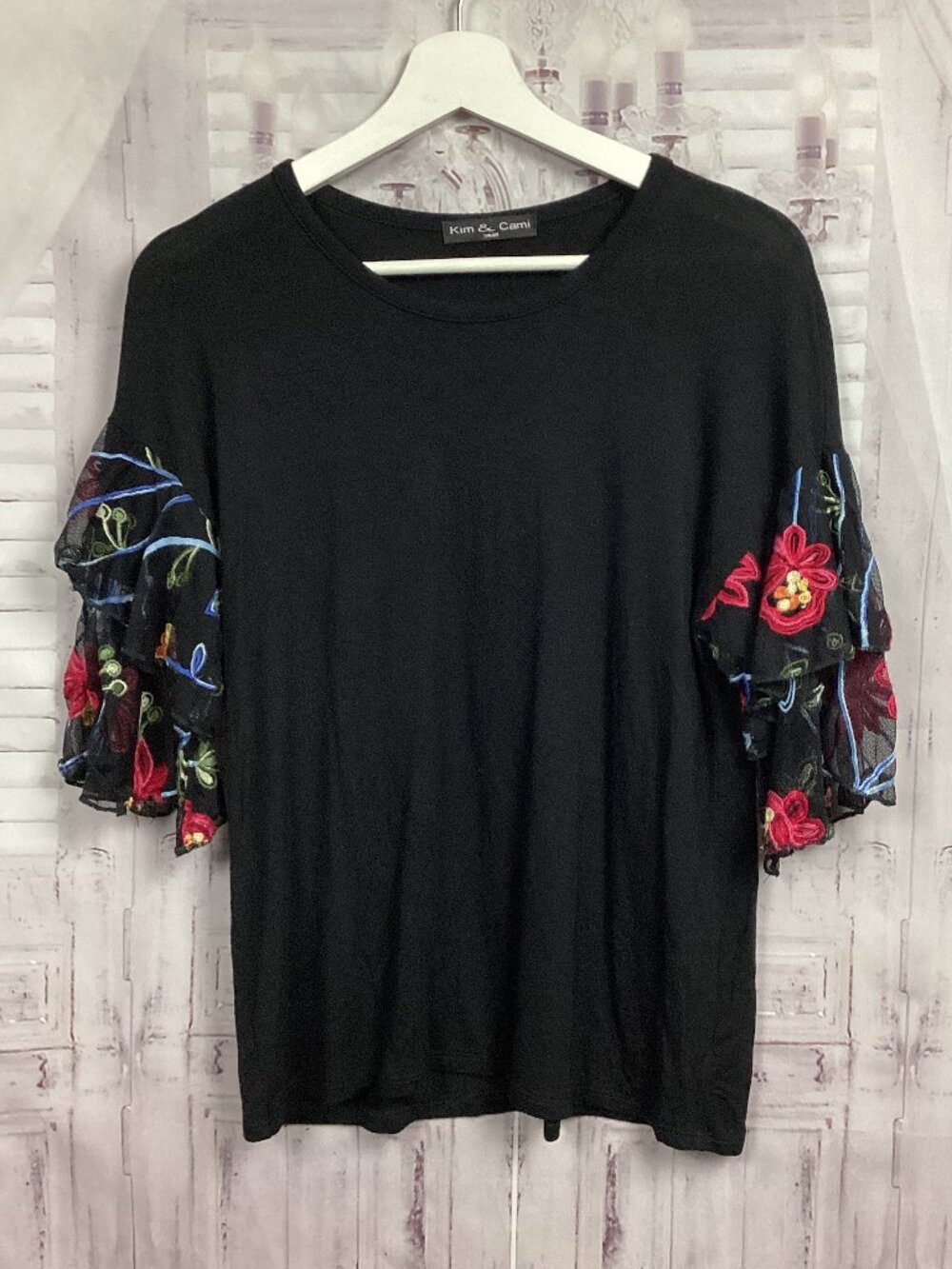 Kim & Cami Top Embroidered Sheer Floral Short Sleeve Small